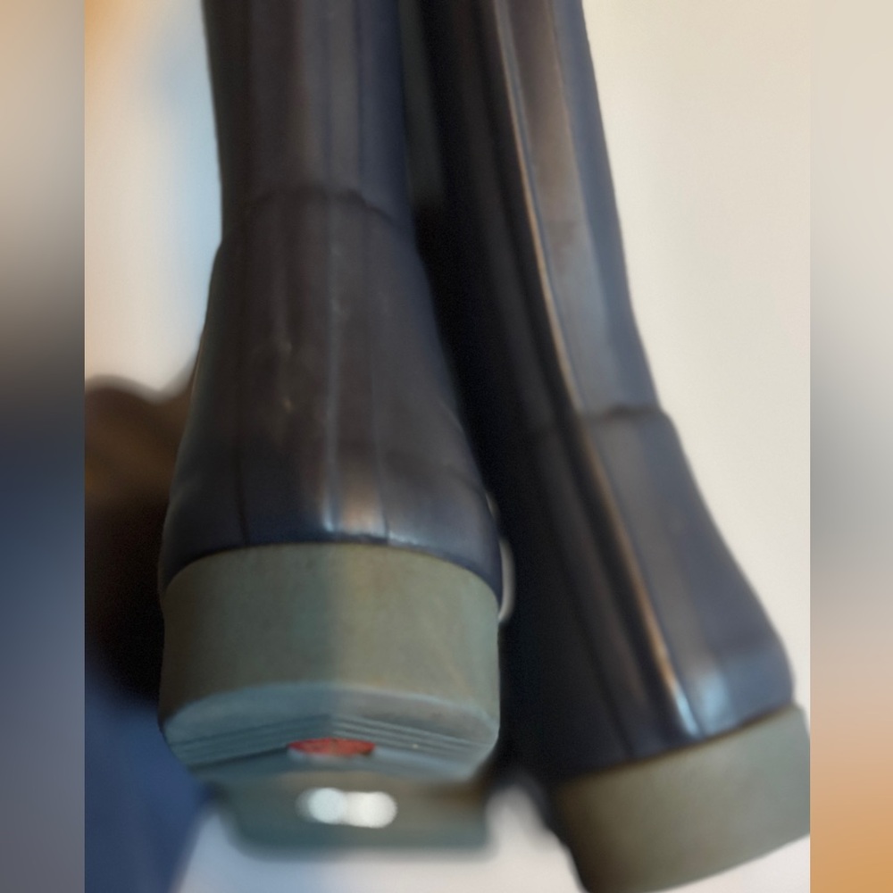 Hunter Classic Black Waterproof Boots - Picture 7 of 11